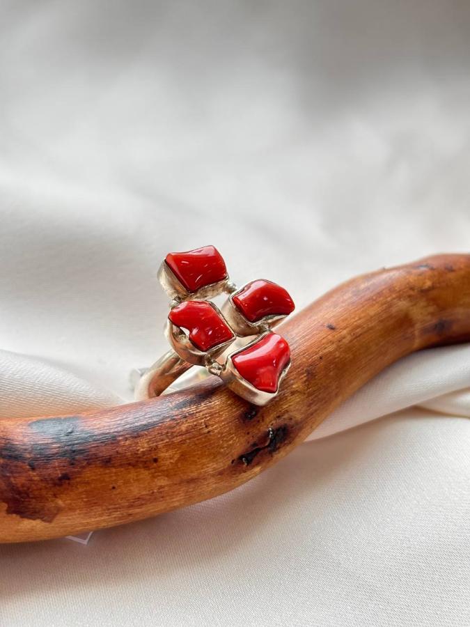 купить Кольцо из серебра с кораллом  , фото 1