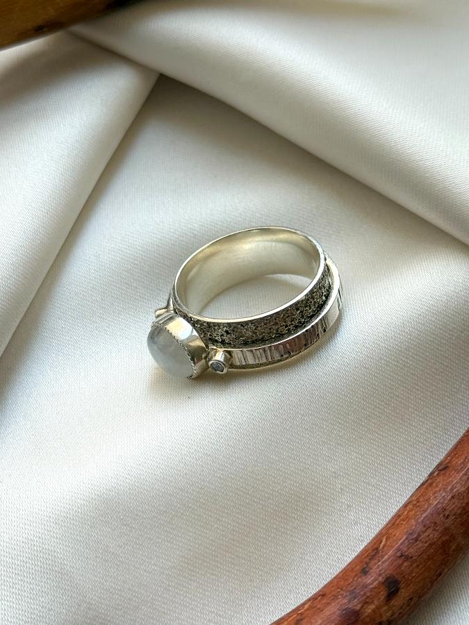 купить Кольцо из серебра с лунным камнем,18,5 размер   , фото 4