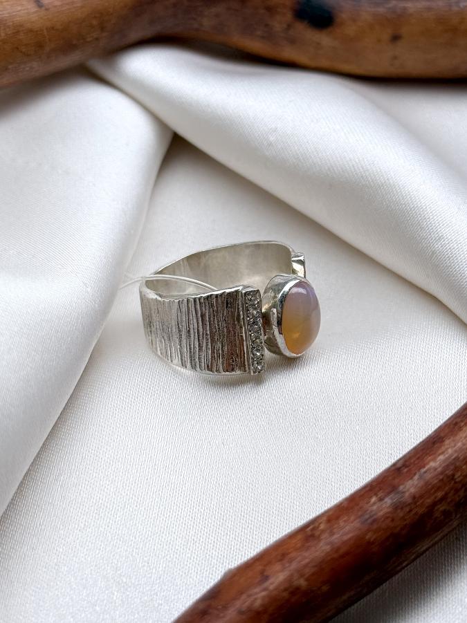 купить Кольцо из серебра с опалом, 17,8 размер  , фото 3