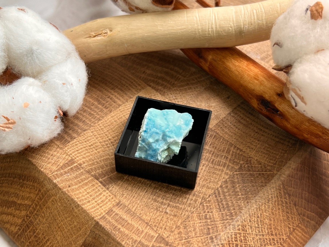 Образец аллофана в пластиковом боксе OBM-1020, фото 2