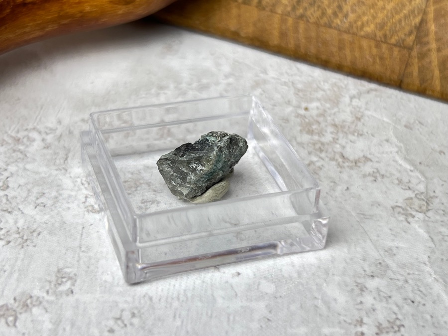 Образец александрита в пластиковом боксе OBM-1340, фото 4