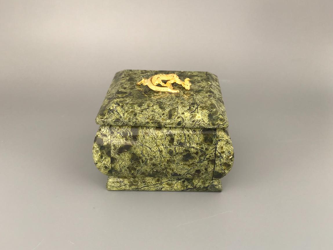 Шкатулка из змеевика с ящеркой 7,8х6,1х6,7 см SCH-0003, фото 1