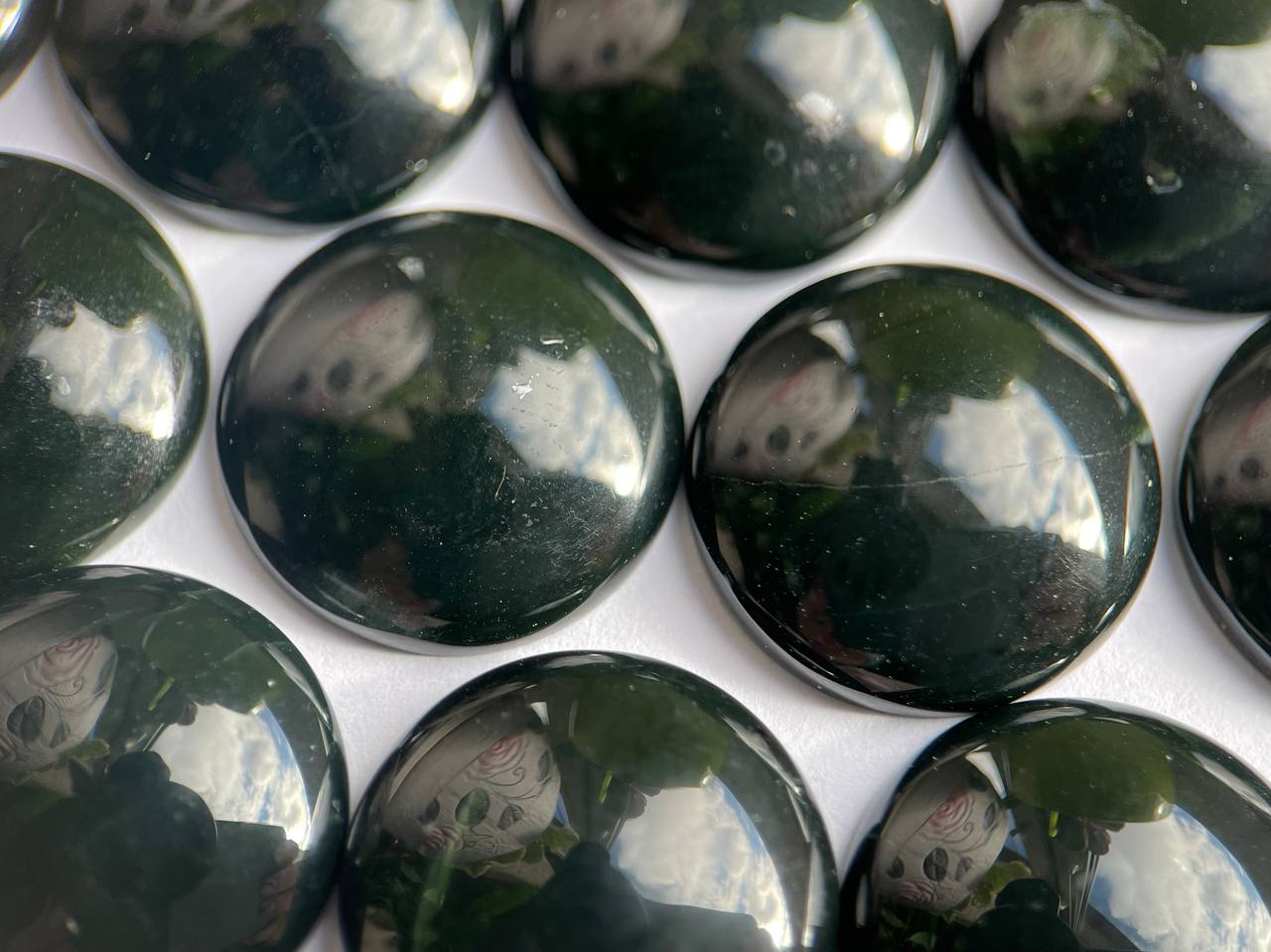  Кабошон из чёрного нефрита 1,8x1,8x0,5 , фото 1