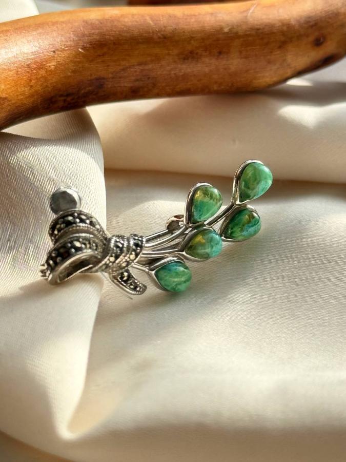 купить Брошь из серебра с бирюзовым янтарем  , фото 1