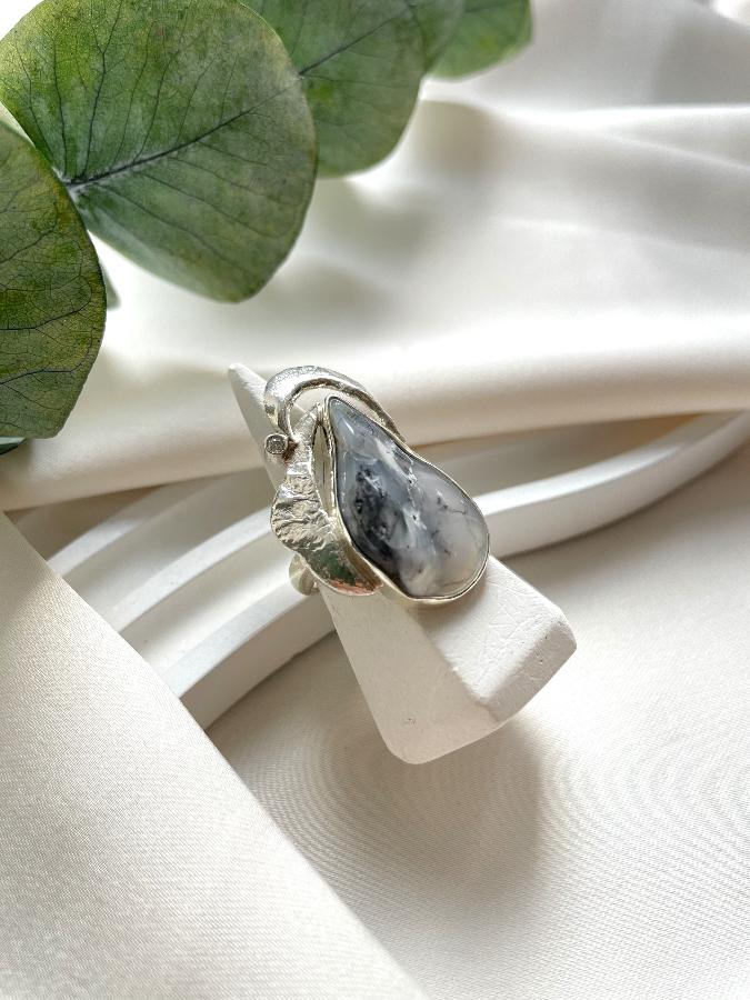 купить Кольцо из серебра с кахолонгом, 17,0 размер , фото 2