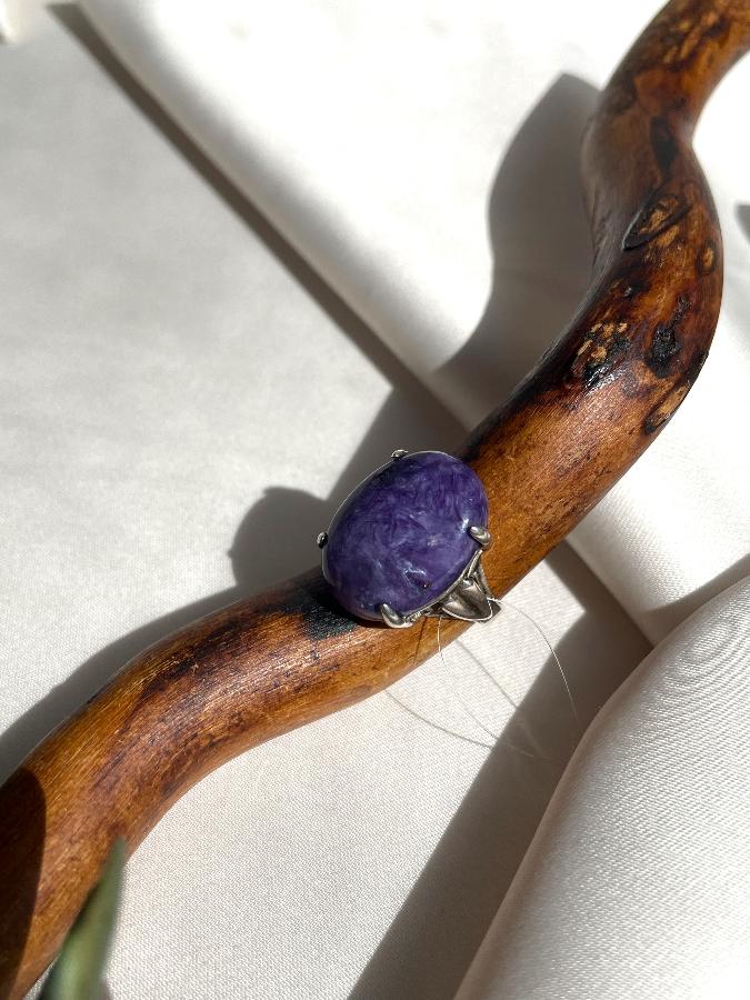 купить Кольцо из серебра с чароитом, 17,0 размер , фото 3