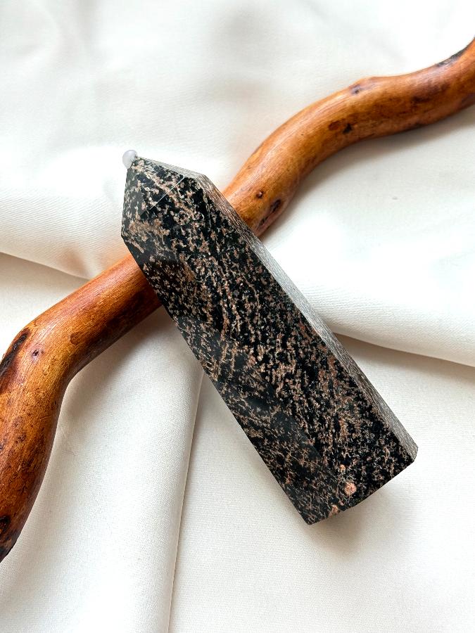 Столбик (обелиск) из черной яшмы, 9 х 3 см ST-0034, фото 5