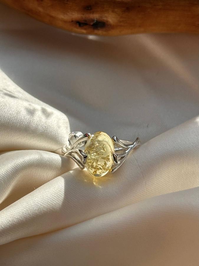 купить Кольцо из серебра с желтым янтарем , фото 2