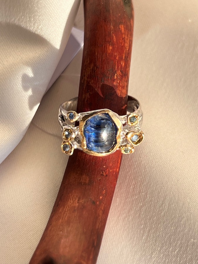 купить Кольцо из серебра с кианитом и сапфиром, 17,3 размер , фото 1