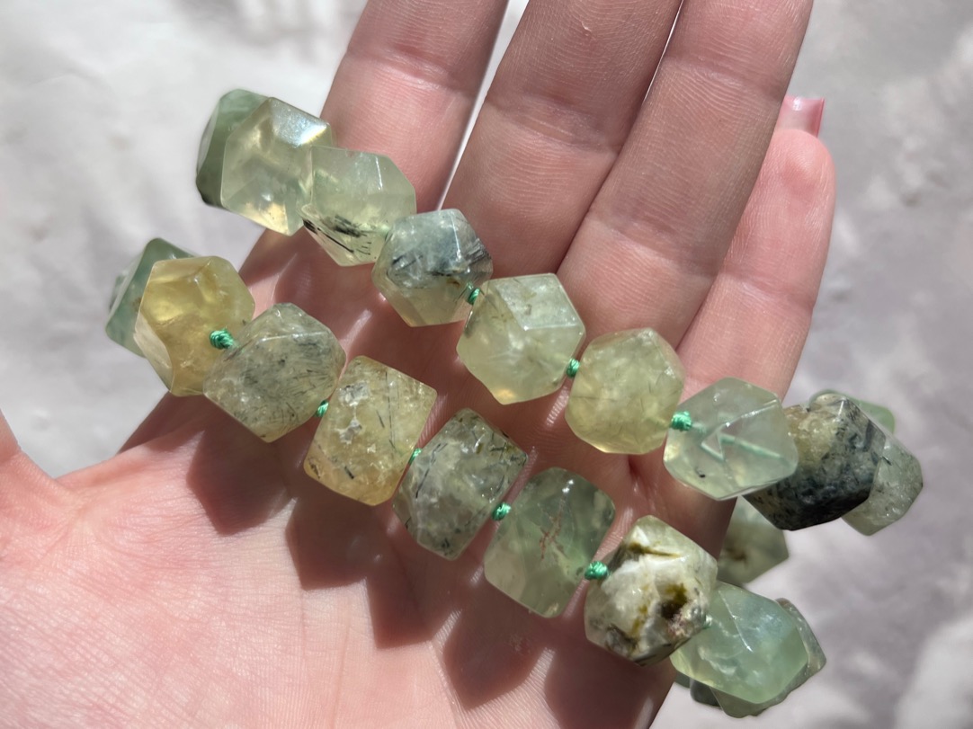 купить Бусы из пренита, огранка , фото 3