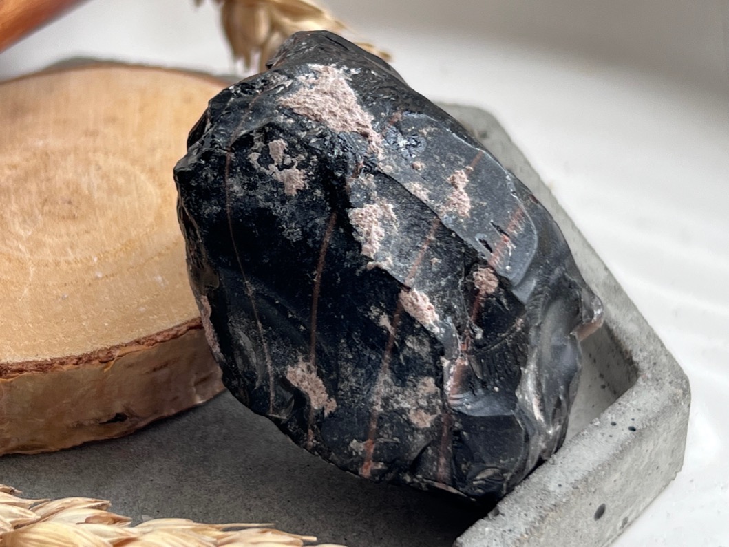 Обсидиан 5,5 х 3 х 2,8 см OBM-0834, фото 1