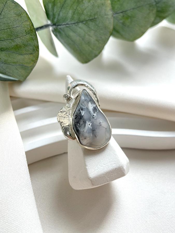 купить Кольцо из серебра с кахолонгом, 17,0 размер , фото 3
