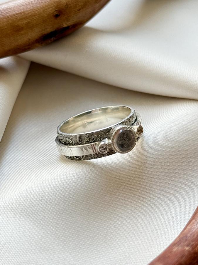 купить Кольцо из серебра с горным хрусталем, 17,8 размер , фото 1
