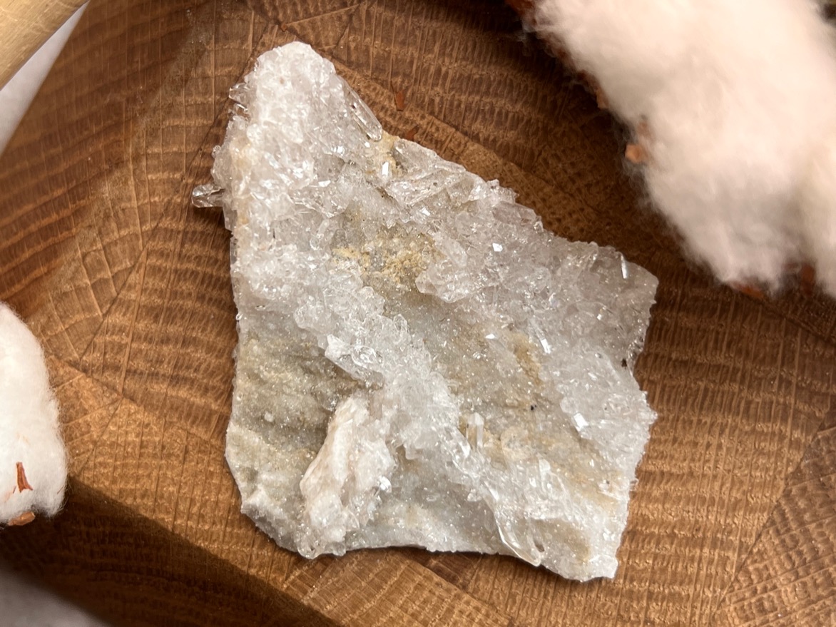 Горный хрусталь, друза 1,9 х 5,5 х 5,6 см DRU-0093, фото 3