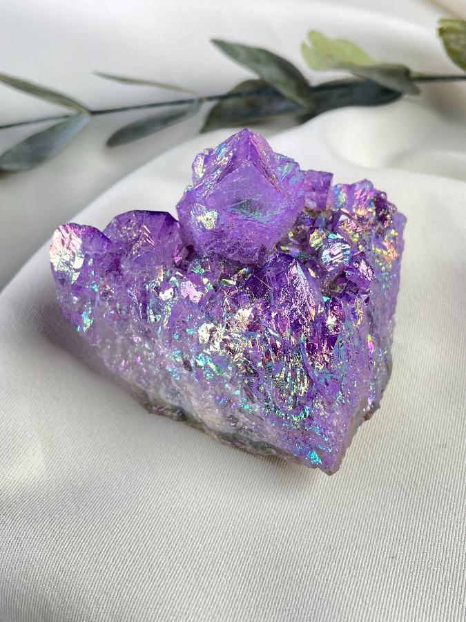Кварц, друза с напылением титана, 4,5 х 5,5 х 5 DRU-0147, фото 1